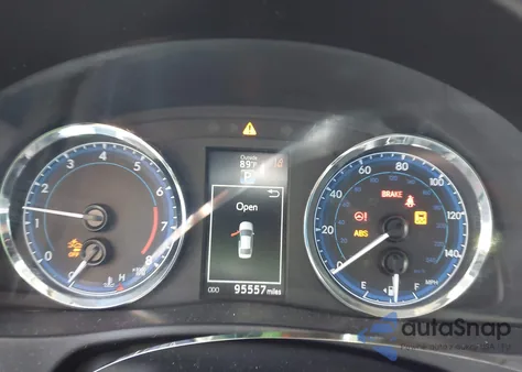 2017 Toyota Corolla Se z USA, uszkodzony, nr VIN 5YFBURHE2HP689610